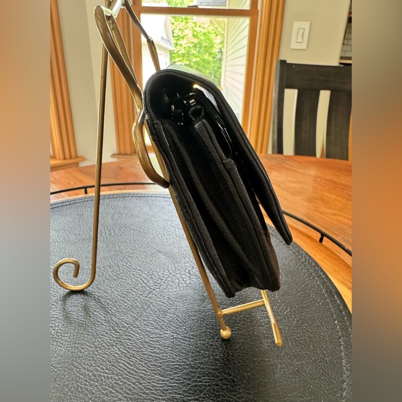 CHANEL Bag - Picture 5 of 11